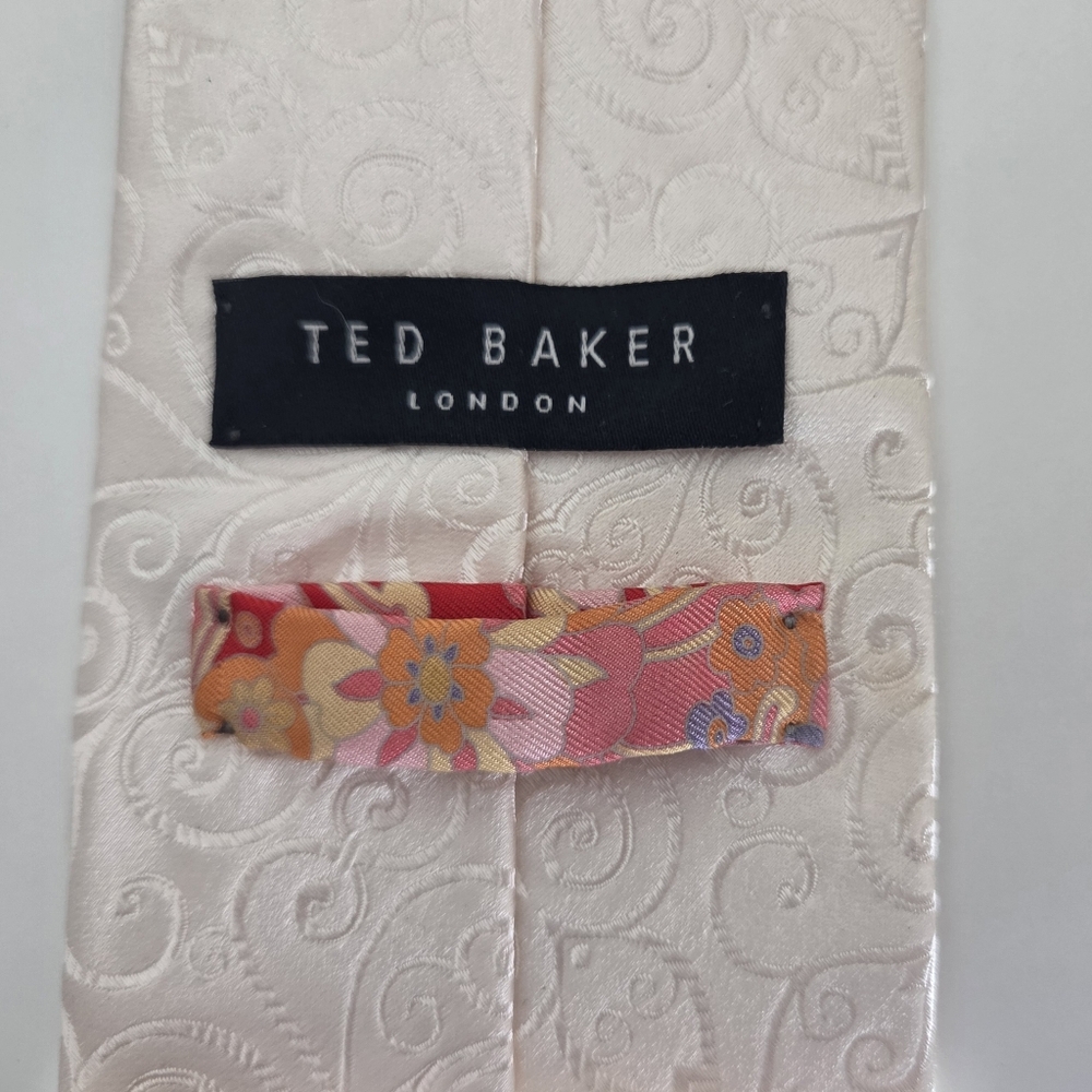 Ted Baker London Silk Jacquard Tie Scroll Pattern Ivory Floral Lining - Picture 5 of 5